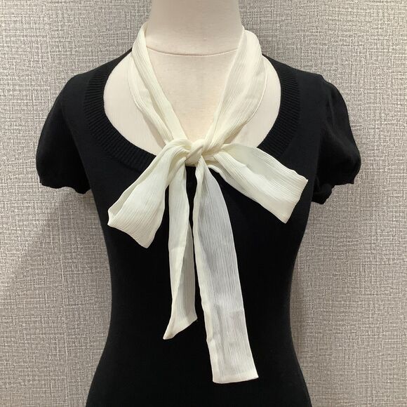 The Limited Short Sleeve Knit Bow Top Sweater sz XS Black Cream Pullover NWT - Picture 2 of 7